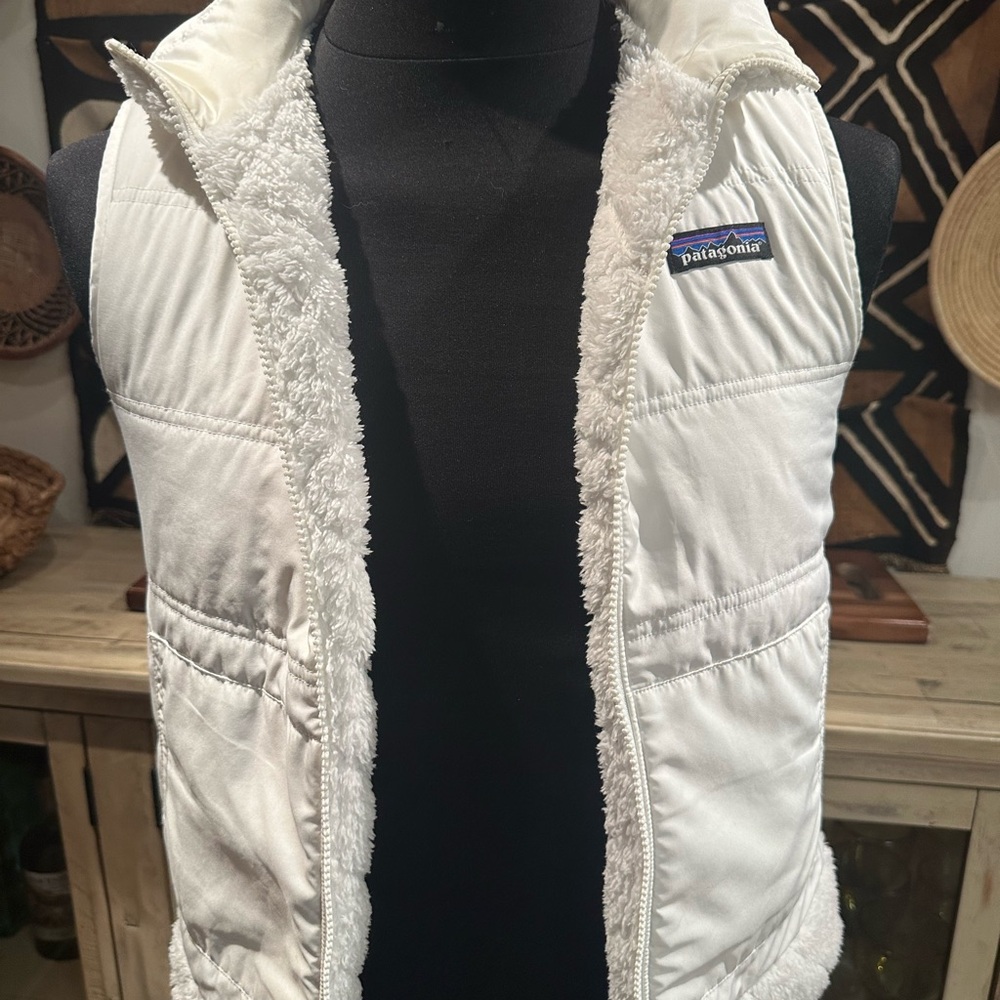 Patagonia Reversible White Fleece Vest-Jacket, Small - Picture 7 of 10